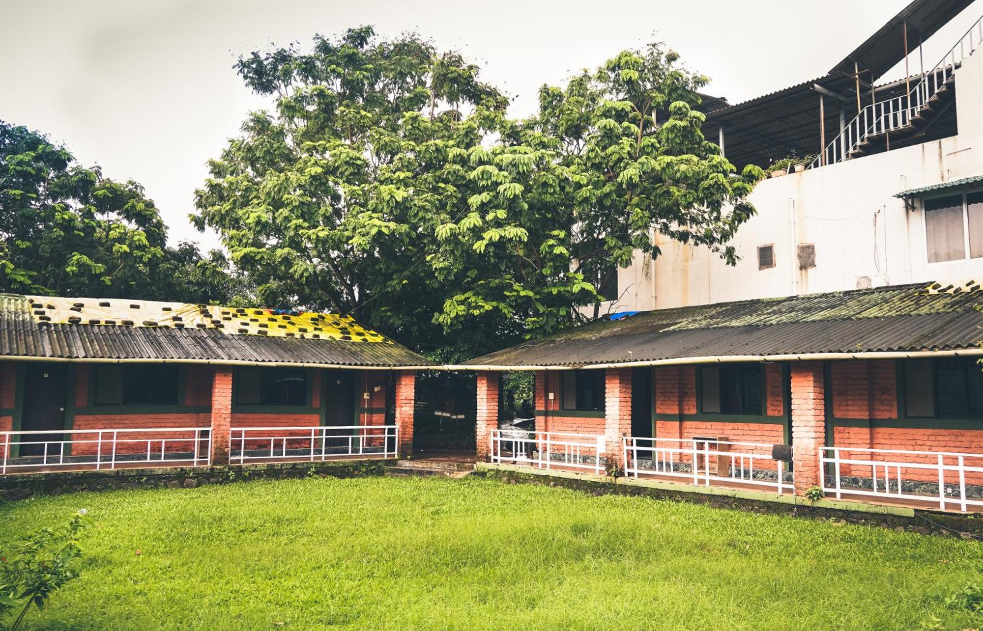 Whispering Peepul Resort Badlapur Exterior photo